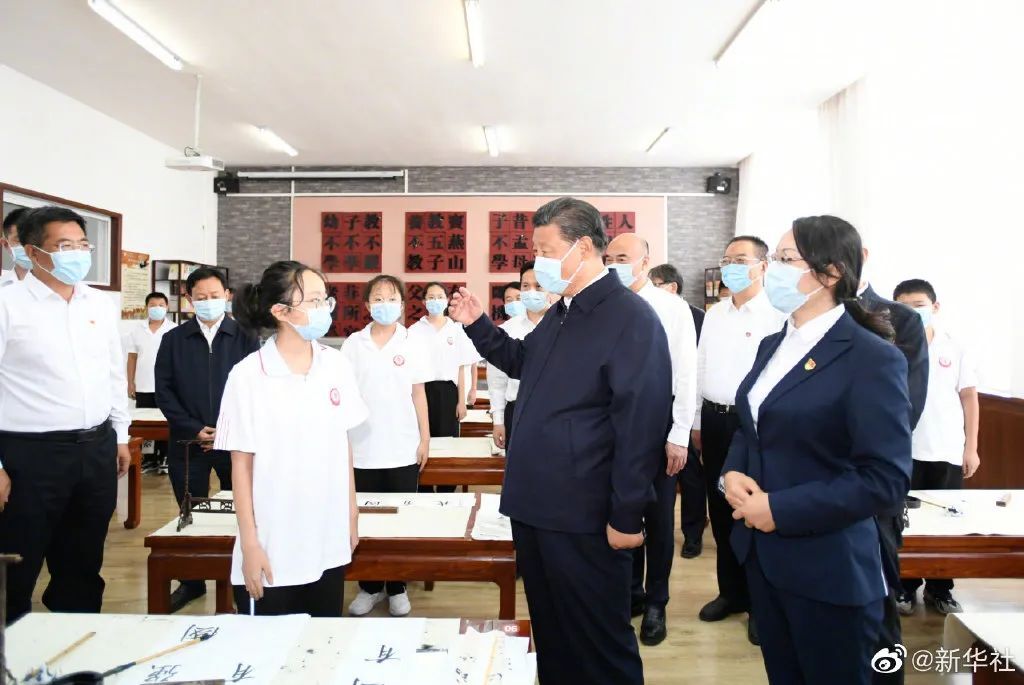习近平勉励中学生：全面发展，成为国之栋梁