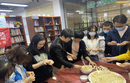 区审计局：九九重阳节，浓浓敬老情