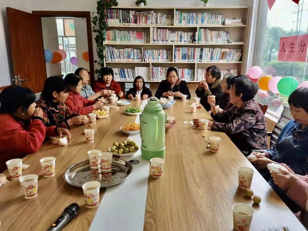 茶话会、剪纸、猜灯谜……栗雨街道各社区举办活动欢度重阳
