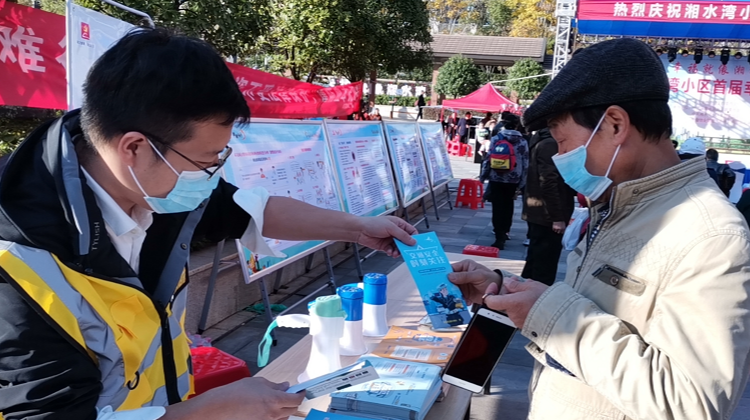 栗雨街道：花式宣传“戴帽工程”