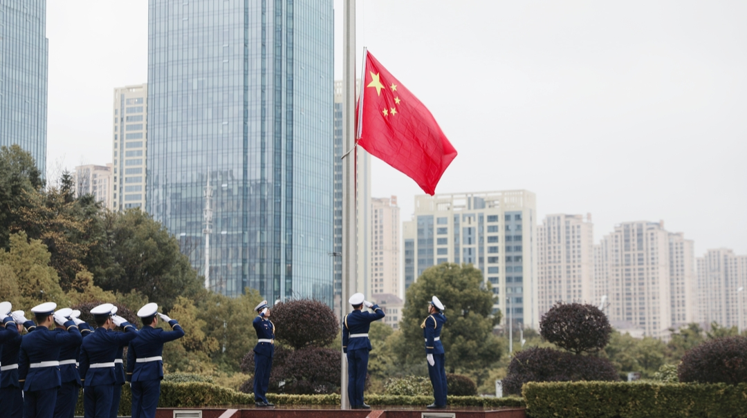 头条 | 我区举行升国旗仪式：奋斗与实干 是新年最好的“打开方式”