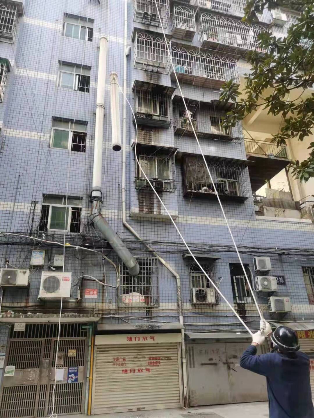 天元区机关干部进小区 为居民排除安全隐患 提振小区自治信心