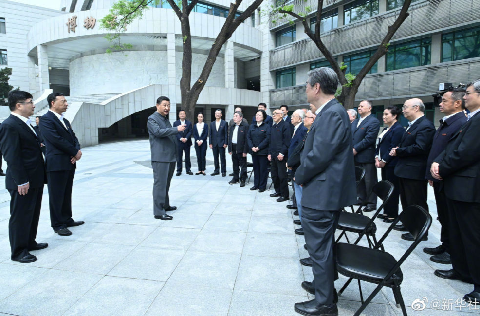 习近平在中国人民大学考察
