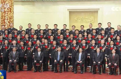 习近平会见全国公安系统英雄模范立功集体表彰大会代表