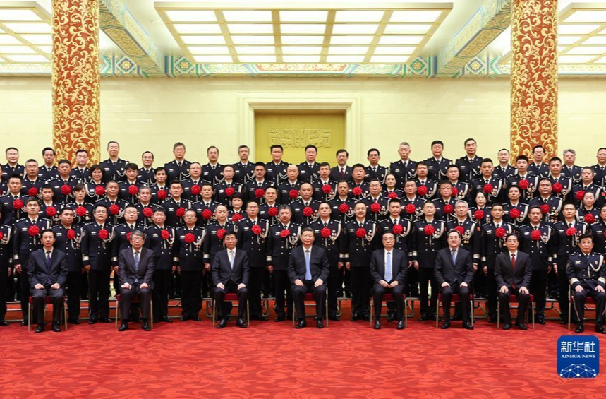 习近平会见全国公安系统英雄模范立功集体表彰大会代表 李克强王沪宁参加会见