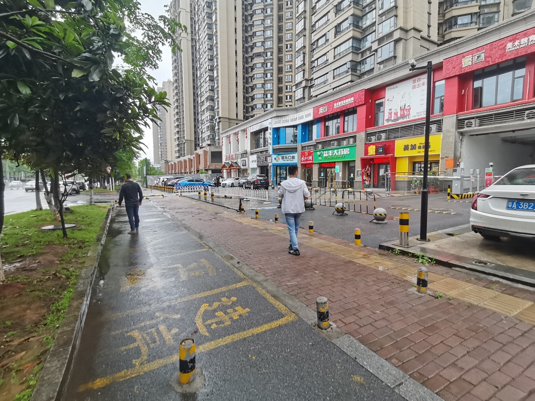 天元区：群众点题“出行难” 机关干部来解忧
