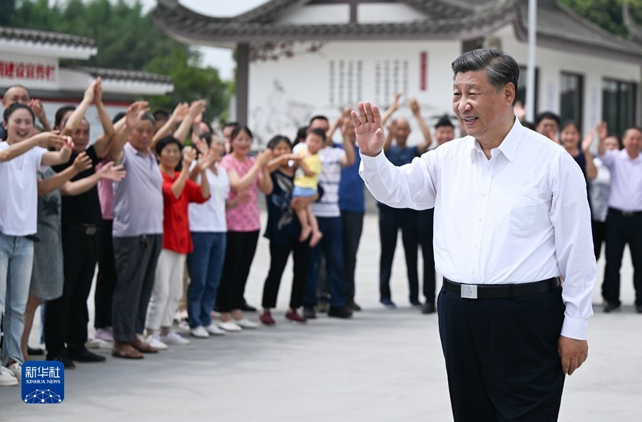 习近平在四川考察时强调 深入贯彻新发展理念主动融入新发展格局 在新的征程上奋力谱写四川发展新篇章