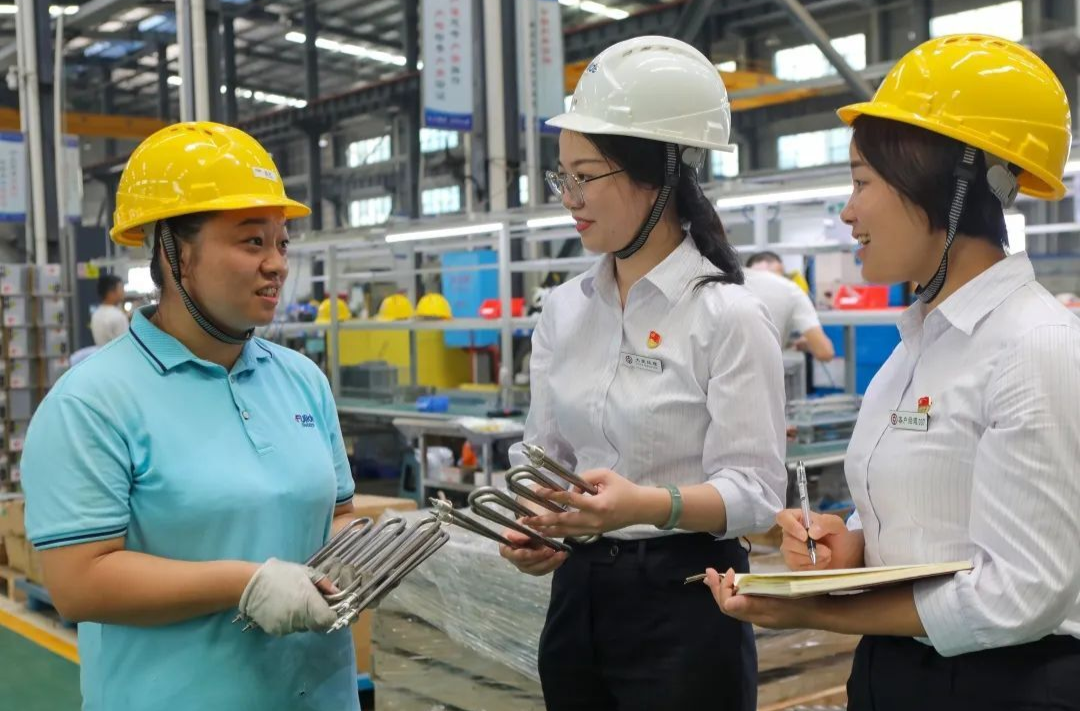 当好政策“宣传员”让企业听得懂用得上