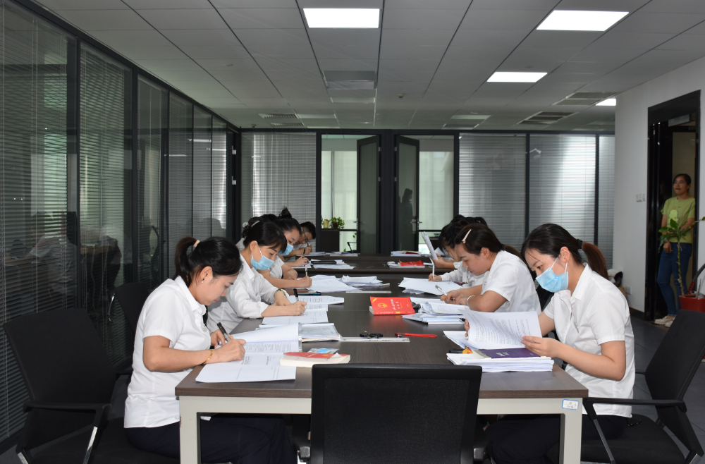 天元区政务服务中心市场监管片区举行窗口工作人员业务考试