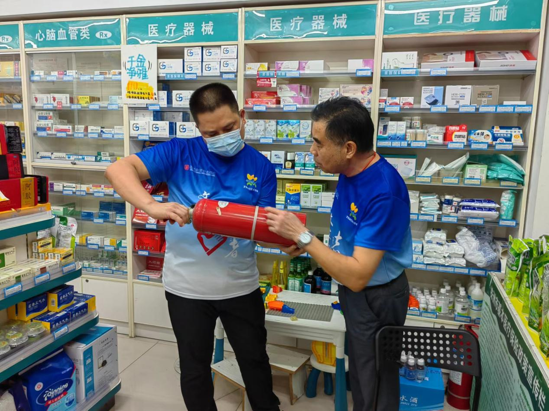 文家冲社区开展消防安全知识进小区进企业宣传教育活动