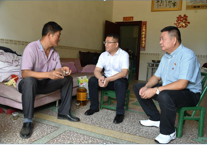 人大代表心系困难群众 走访慰问暖民心