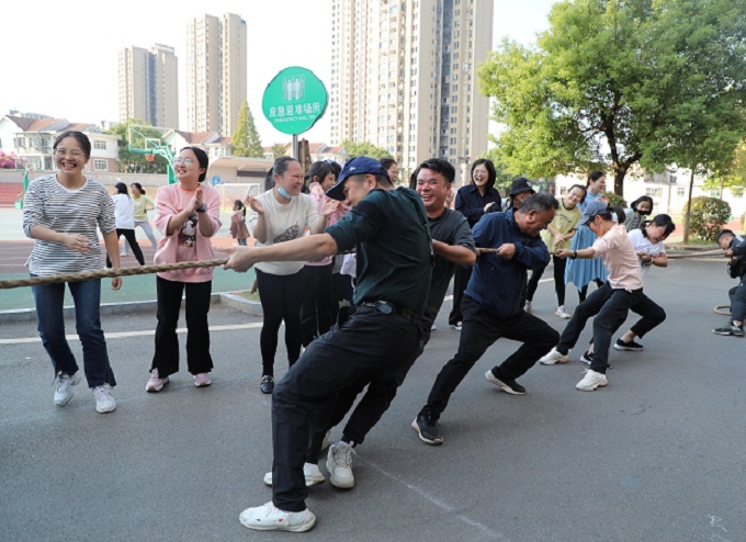 享运动之趣 做阳光教师  ——记银海学校2022年秋季教师趣味运动会