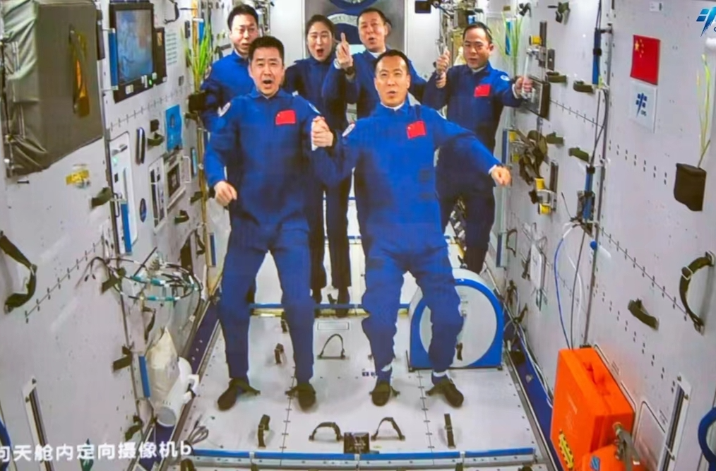 载入史册！北京时间2022年11月30日7时33分