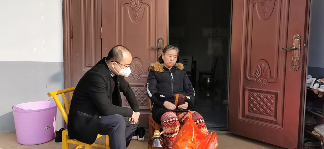 走访慰问送温暖、真情帮扶暖人心--天元区信访局走访慰问结对帮扶对象