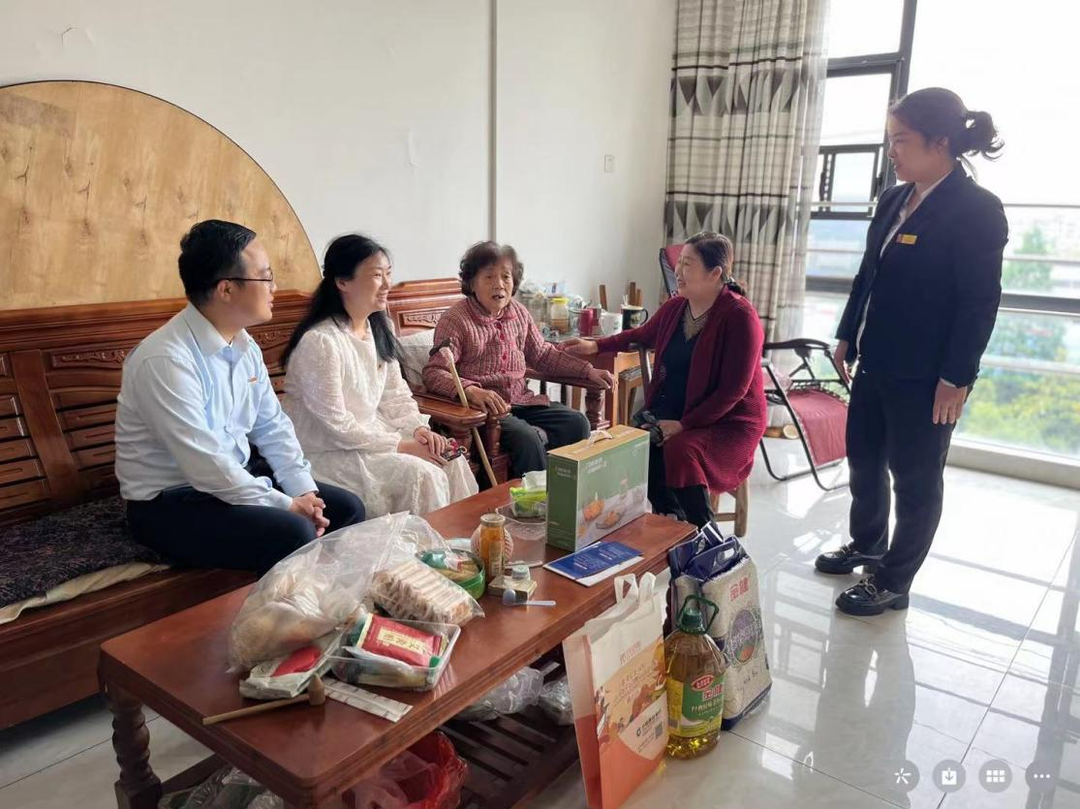 谢家冲社区：走访慰问困难群众 真情关怀温暖人心