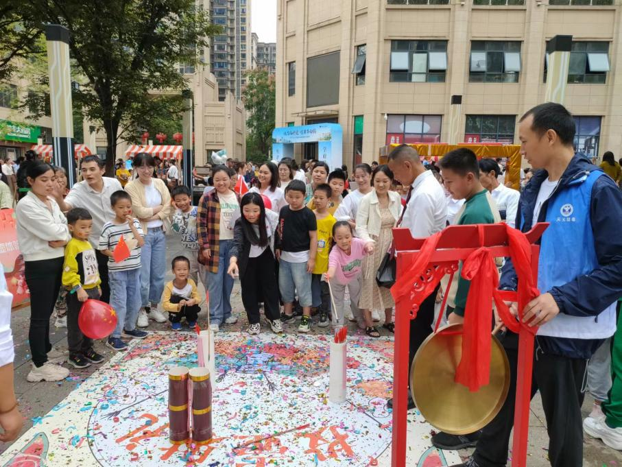 双节临近，栗雨街道菱溪社区这样传递爱心