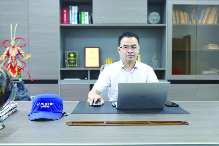 任争胜： 追精逐新 “小巨人”实现中国超越