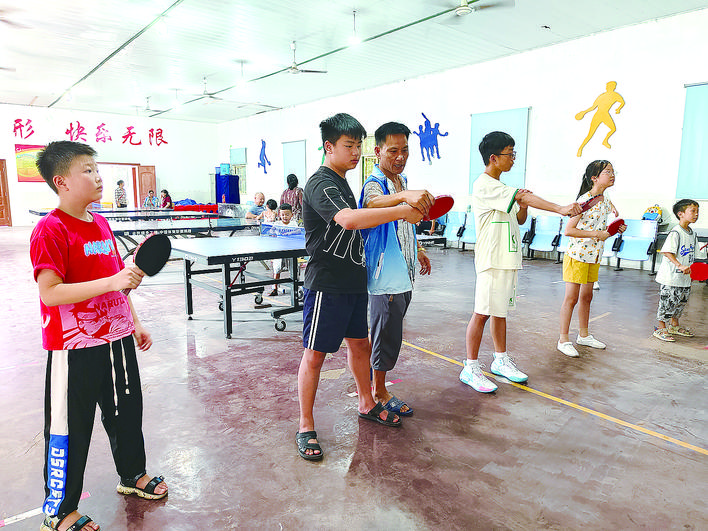 天元区群丰镇：  开展青少年乒乓球培训