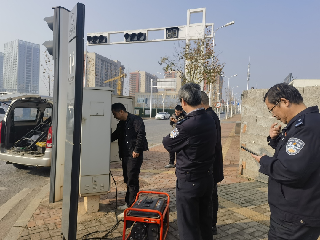 紅綠燈“上崗”！株洲高新區(qū)優(yōu)化園區(qū)交通道路安全