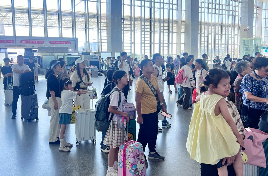 “神兽”大军出笼，株洲西站增开多趟临客列车保运输