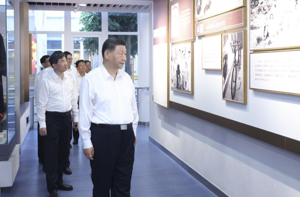 第1视点丨总书记考察的这个纪念馆，闪耀着为民服务的光辉