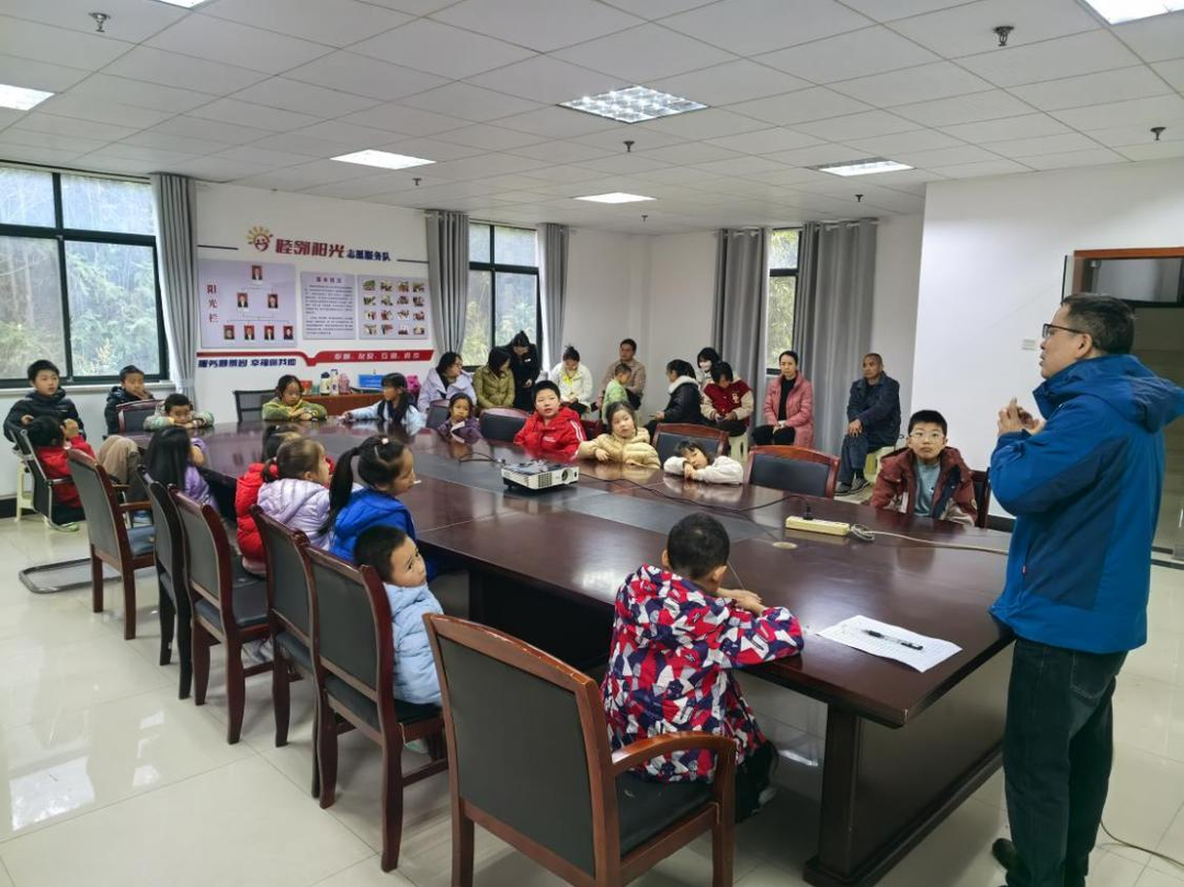 栗雨街道景园社区开展亭子微宣讲——浅谈《西游记》之"猴王成长记"