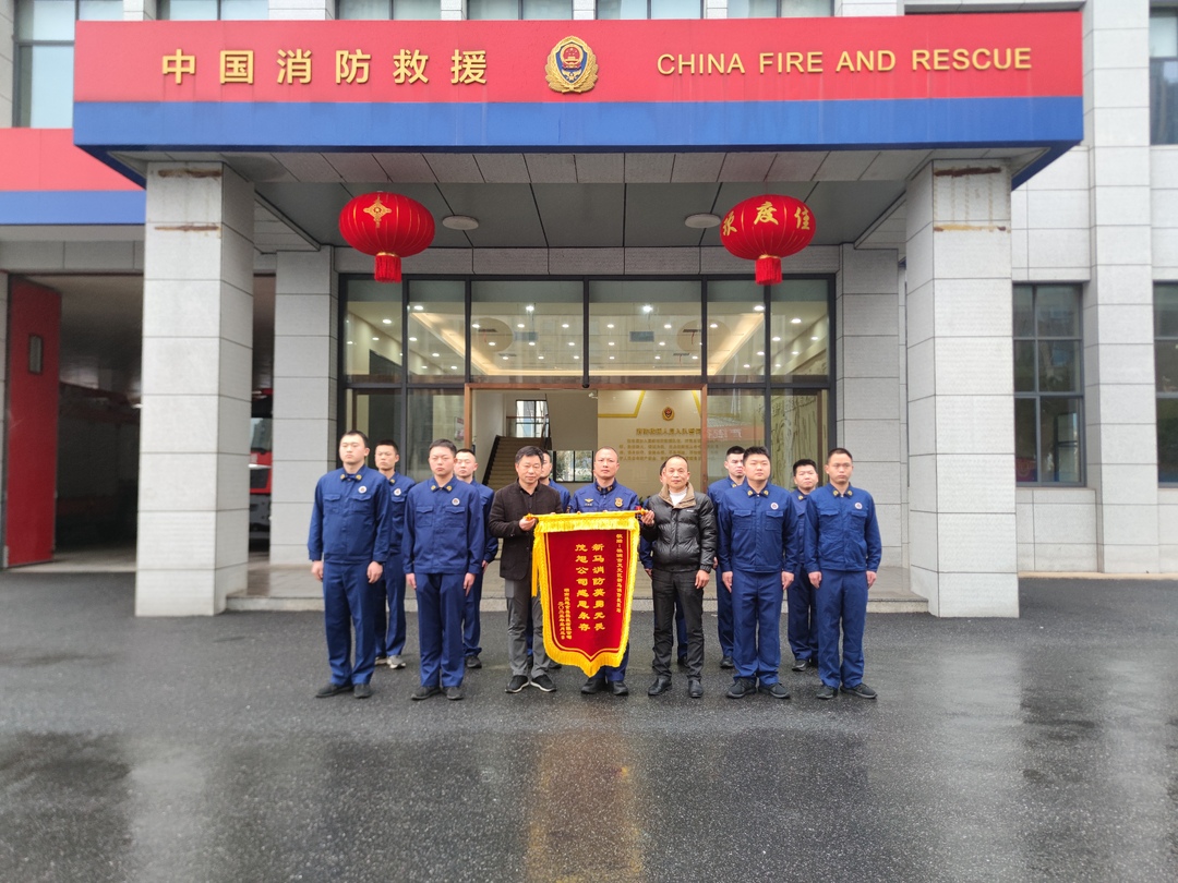 火了！火了！逆火而行的他们，又火了?。?！