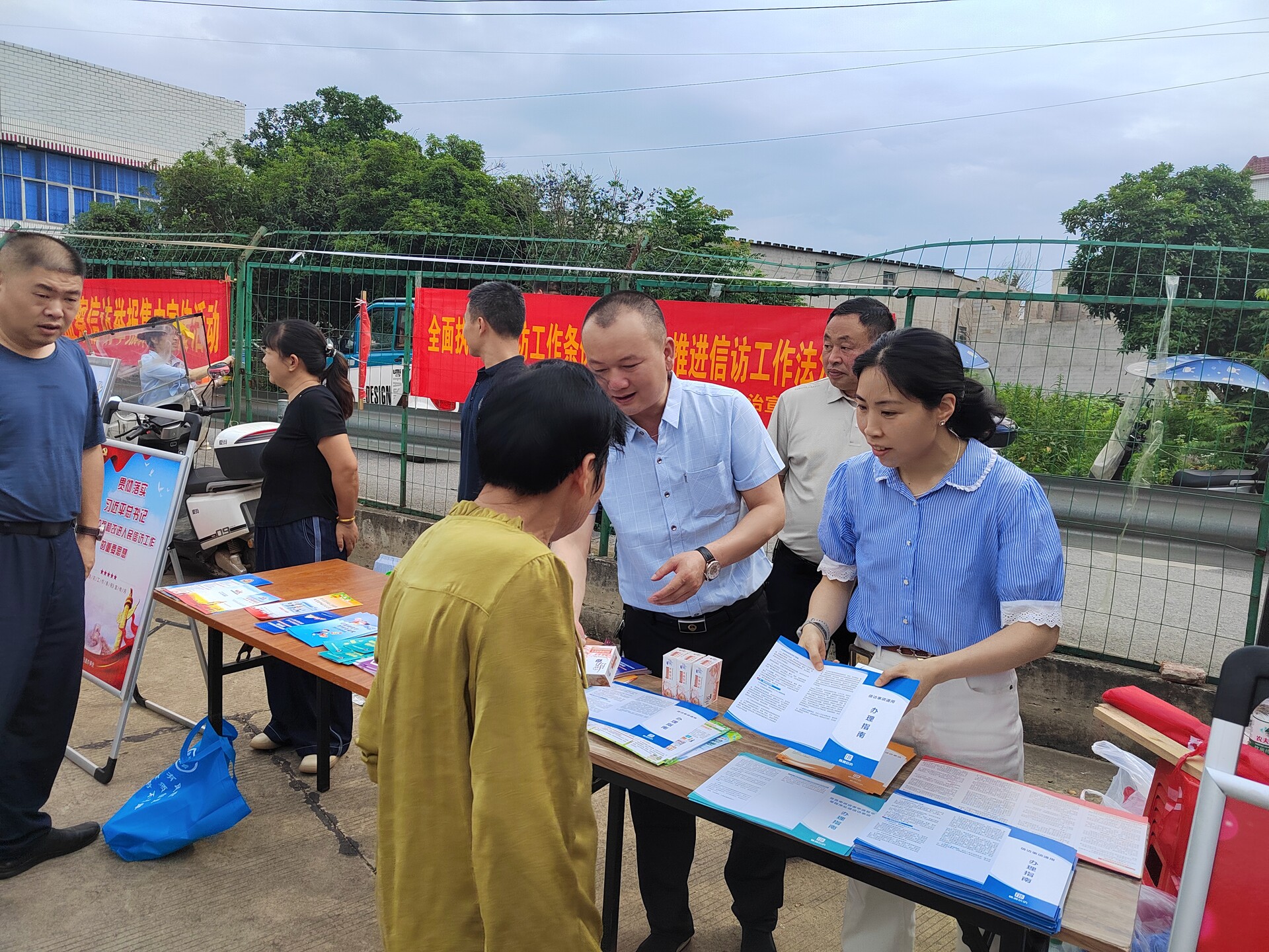 天元区信访局组织开展全区第八个信访法治宣传月 集中宣传活动