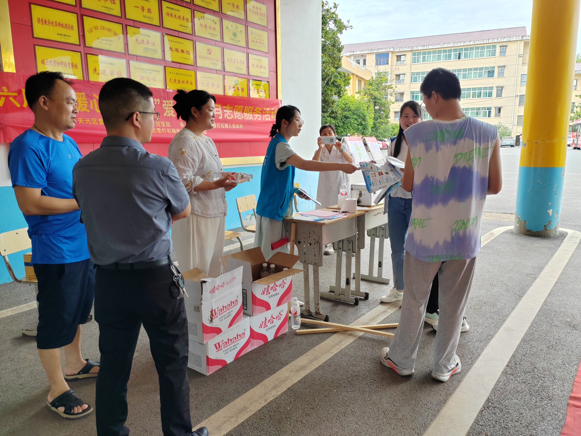 雷打石镇温情助考：为梦想护航，为安全奠基