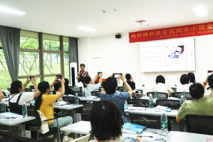 双向奔赴的爱！天元区“爱心妈妈+知心姐姐”结对关爱行动温暖启航