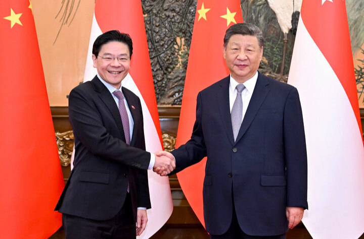 习近平会见新加坡总理黄循财