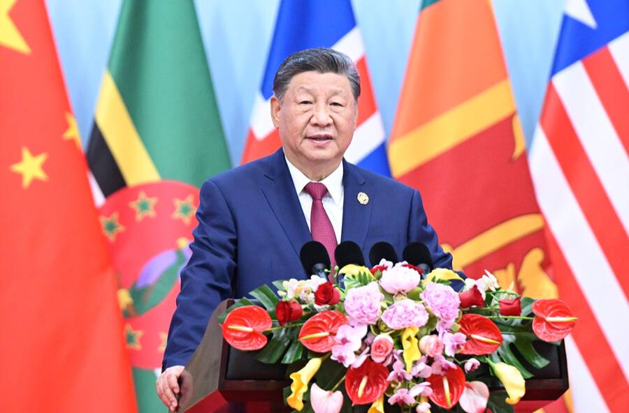 习近平出席全球妇女峰会开幕式并发表主旨讲话