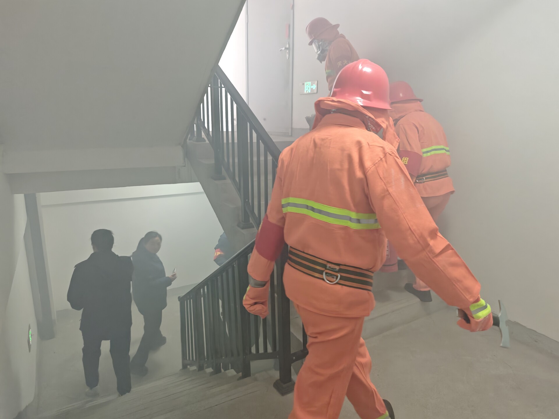 消防月里练真功！马家河街道联合智创广场开展实战演练，筑牢园区安全防线