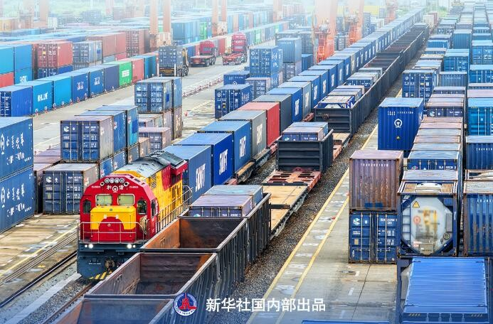 习近平总书记关切事｜中欧班列通陆达海