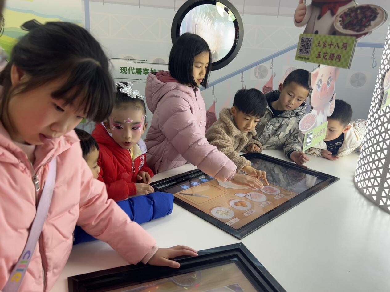 栗雨街道湘湾社区冬令营解锁“年味”新体验 亲子携手共绘社区温暖底色