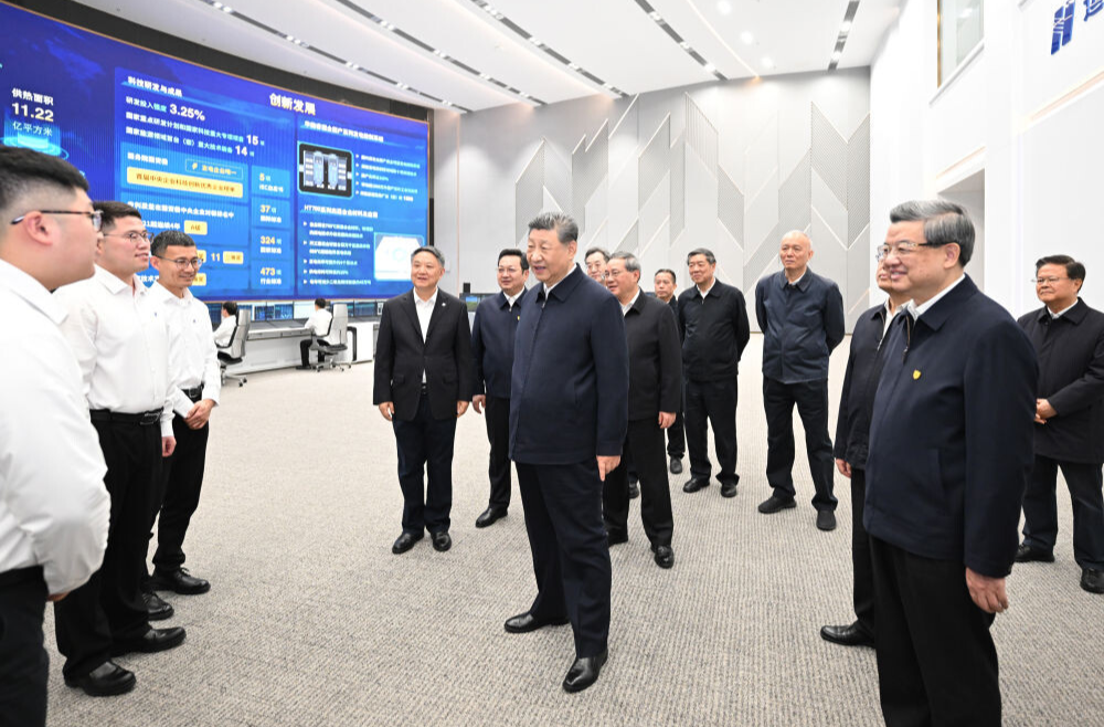 新华图讯丨习近平在河北雄安新区考察