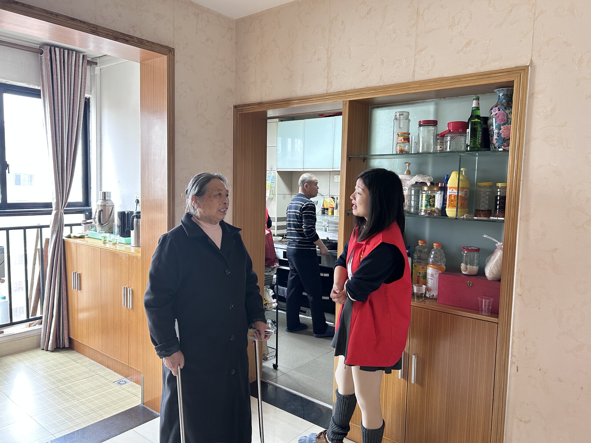 栗雨街道景园社区：守护独居长者，烟火暖了人心