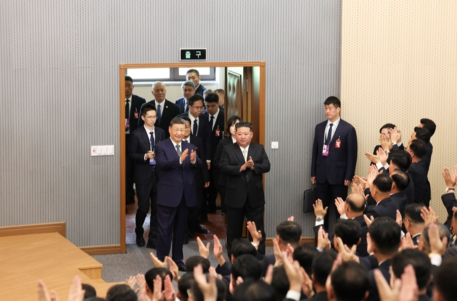 习近平参访朝鲜劳动党中央干部学校