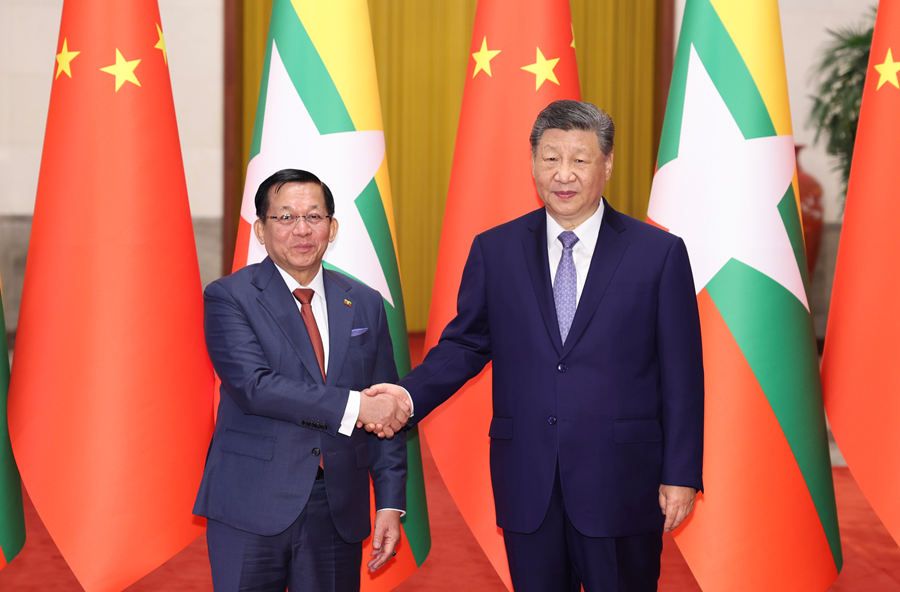习近平同缅甸总统敏昂莱会谈