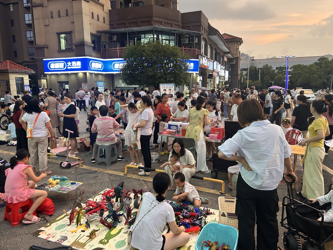 栗雨街道景园社区:便民活动暖人心 邻里聚力促就业
