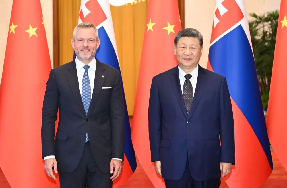 习近平同斯洛伐克总统佩列格里尼会谈