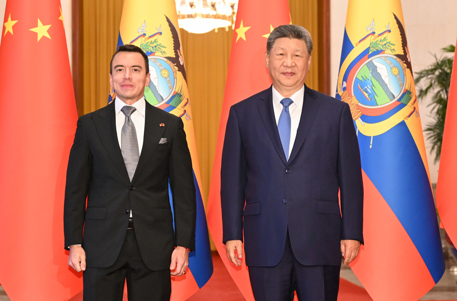 习近平同厄瓜多尔总统诺沃亚会谈