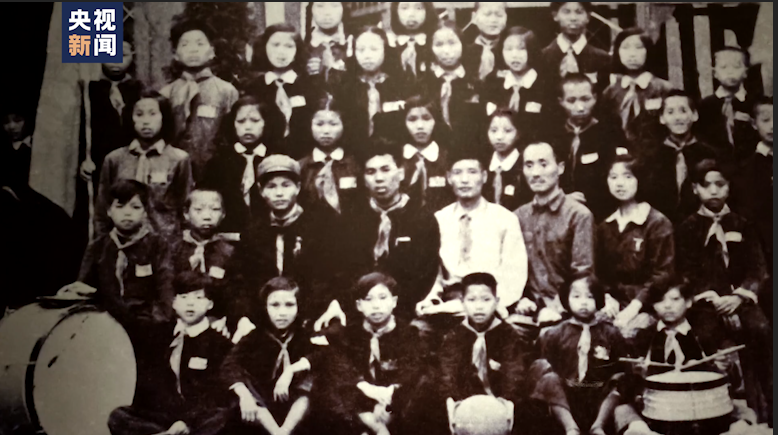 【“锋”一样的少年】专访雷锋生前小学老师：吃过太多苦 更懂他人难